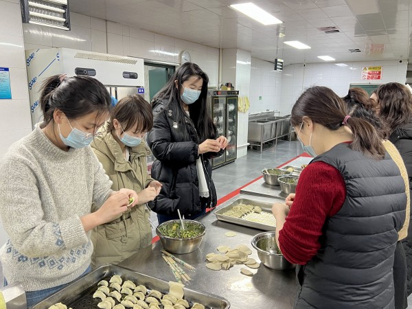 冬至餃子香，情深意更濃——新能源公司開展冬至包餃子活動
